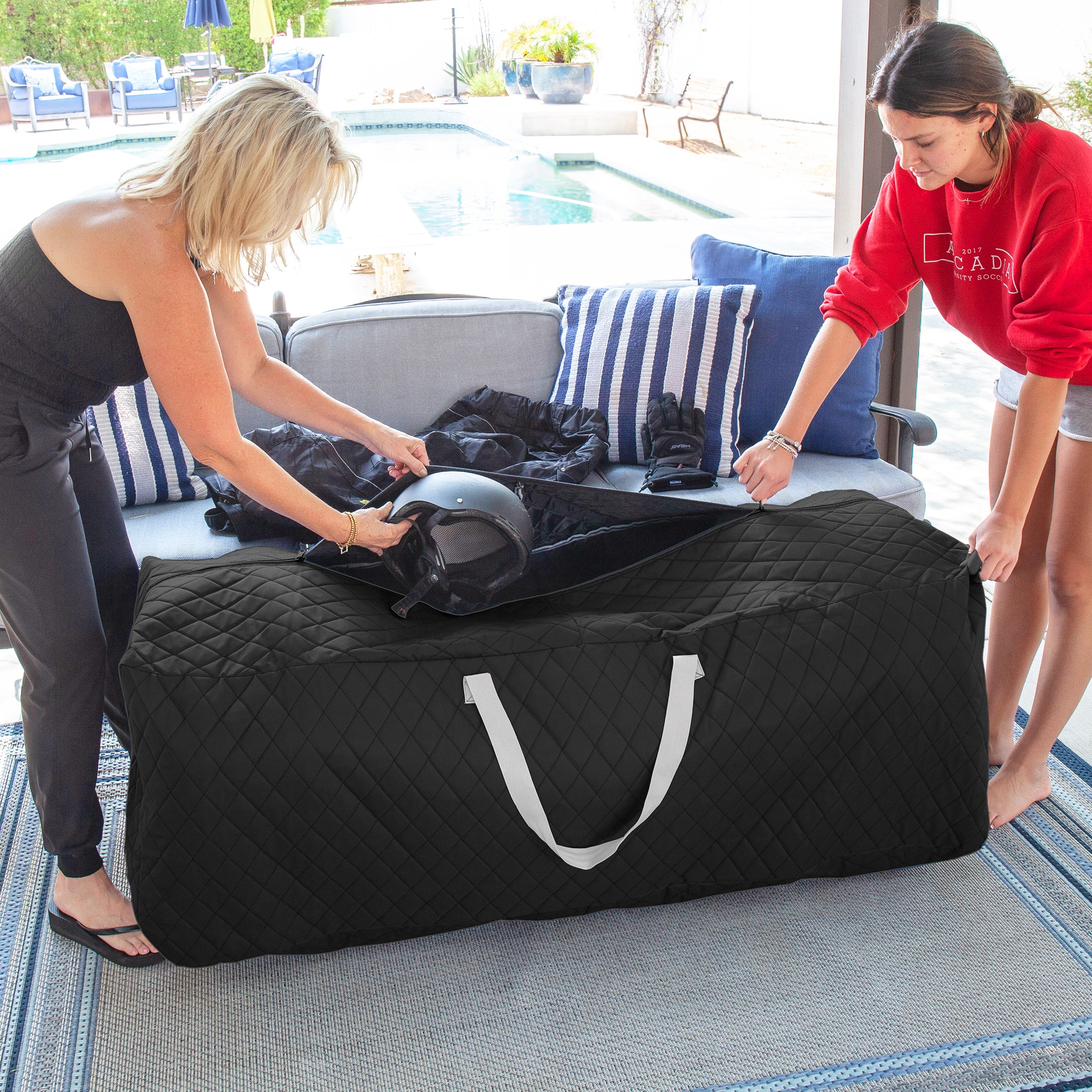 Heavy-duty storage bag for winter supplies