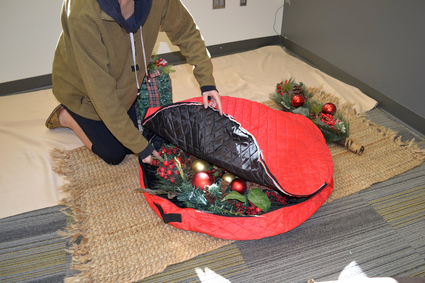 36" Quilted Wreath Bag- Style 182104-SQS